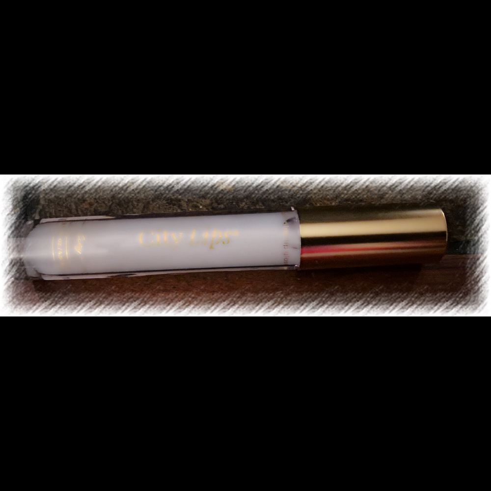City Lips NWT sealed in box
